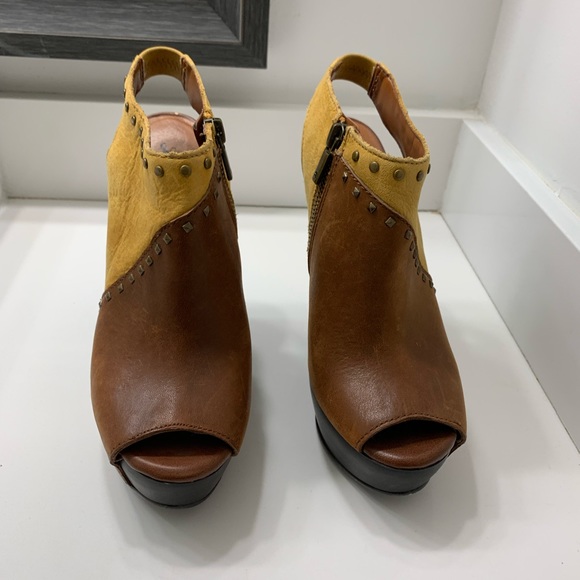 SOLD - Picture 2 of 10